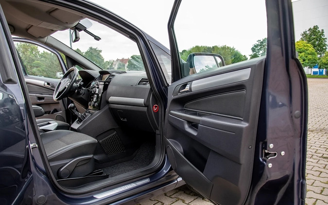 Opel Zafira cena 20900 przebieg: 186700, rok produkcji 2010 z Elbląg małe 379